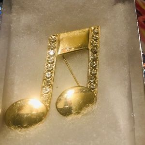 Gold brooch